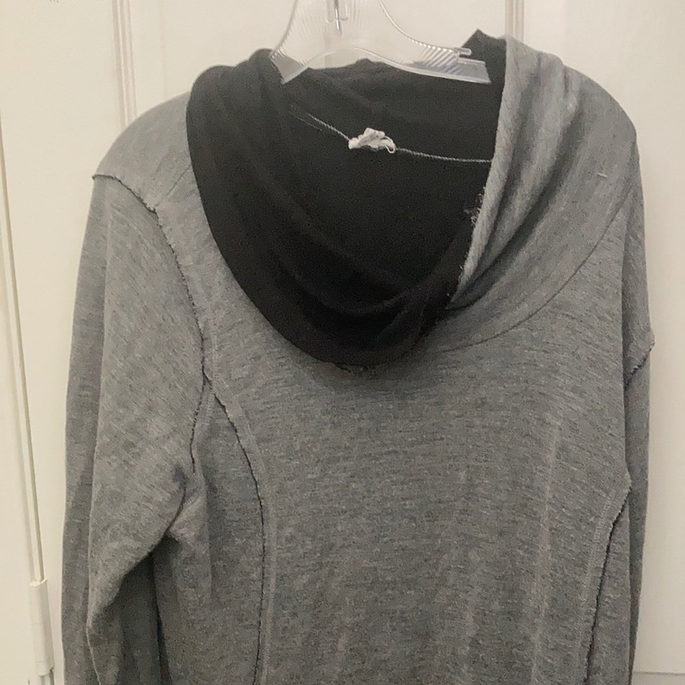 FINAL MARKDOWN Cable and gauge cowl neck top 2x
